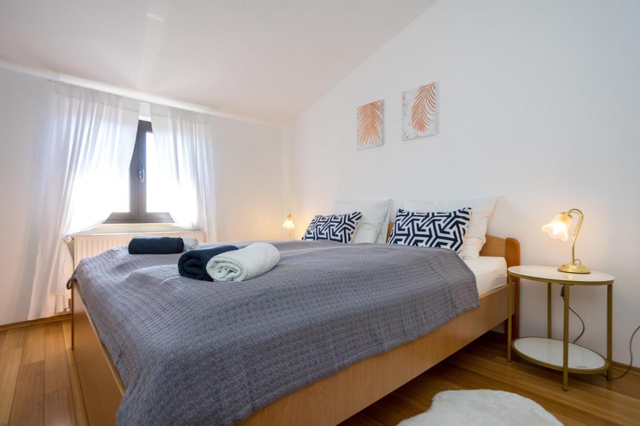 Apartmani Beba Omisalj Bagian luar foto